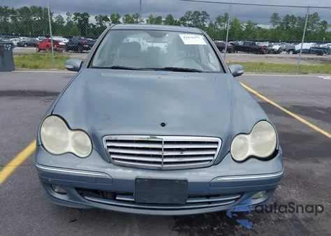 2006 Mercedes-Benz C 280 Luxury z USA, uszkodzony, nr VIN WDBRF54H66A835105